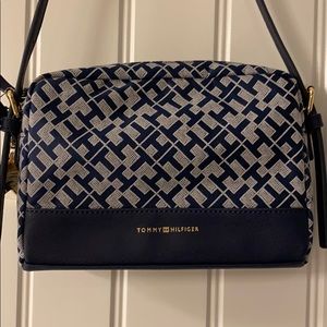 NWT Tommy Hilfiger Crossbody